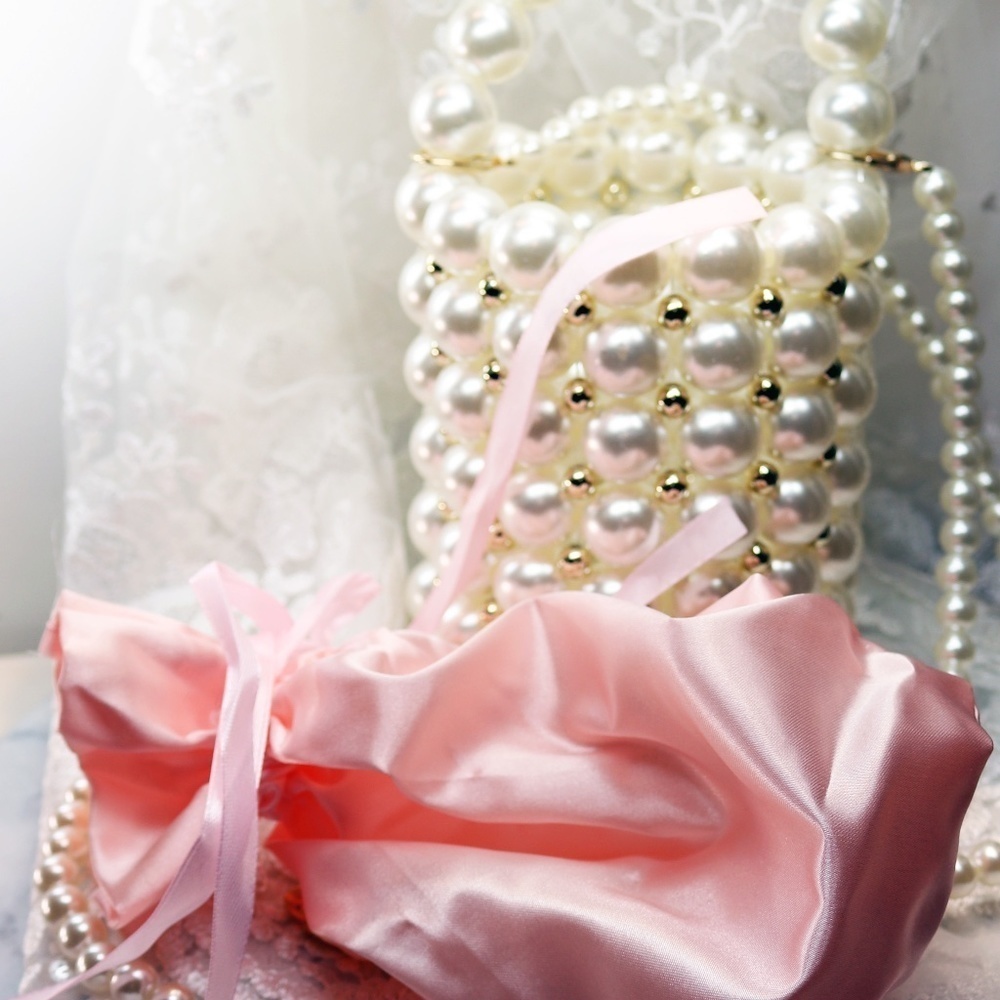 Host Pick! ๐ Gorgeous Pearl Bucket Mini Tote Haute Couture Handbag - Picture 6 of 16